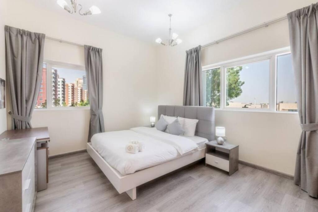 1 Bed Modern In Axis 8 Dubai